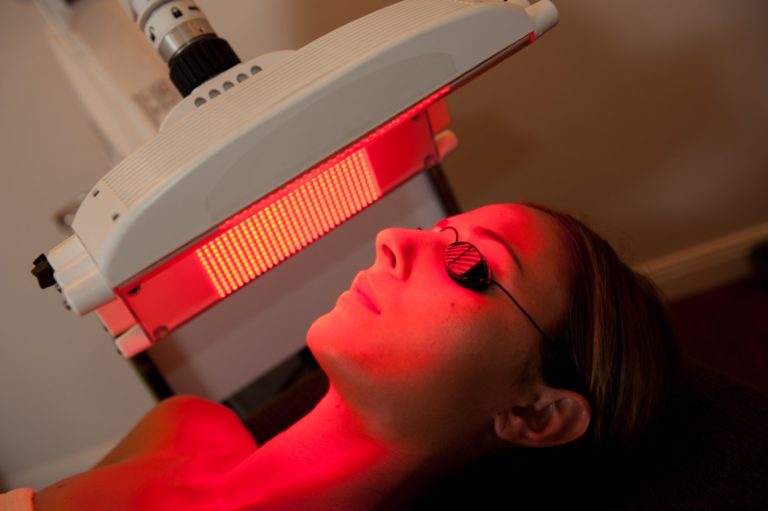 led-light-therapy-for-acne-long-term-vs-short-term-results