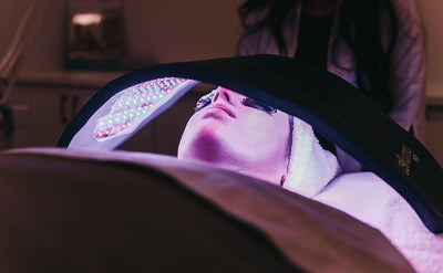 COMBINING LED LIGHT THERAPY WITH OTHER ACNE TREATMENTS