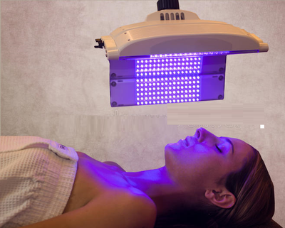 LED LIGHT THERAPY FOR MINIMIZING FINE LINES AND WRINKLES